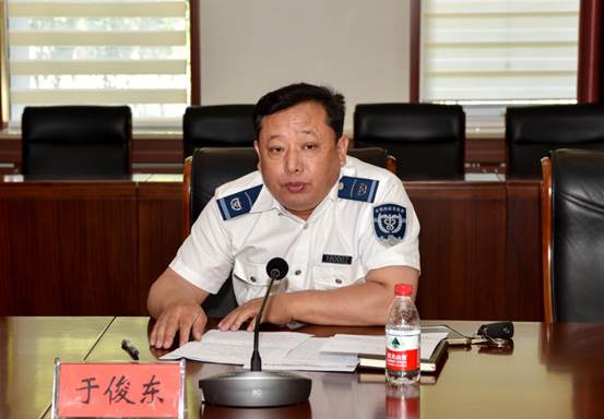 说明: 1